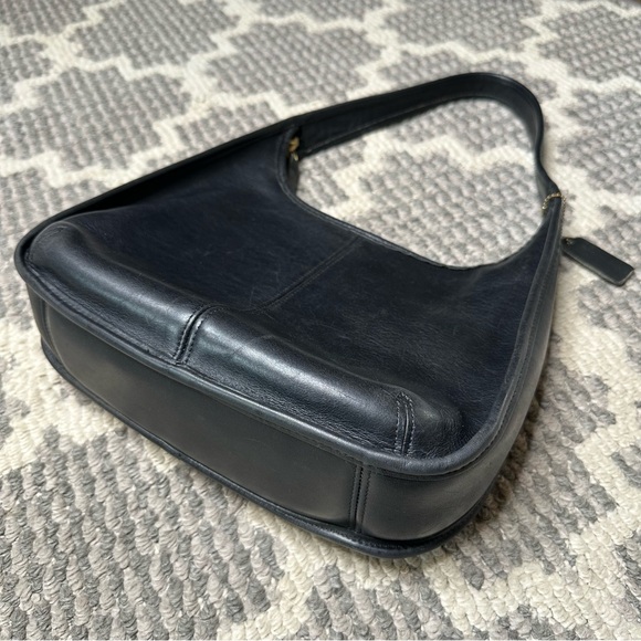 Coach Vintage Pocket Zip Bag 9033 in Black Genuine Leather - Picture 6 of 16